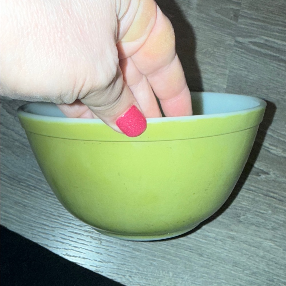 Vintage Pyrex Verde 1.5 Quart Nesting Bowl - Picture 9 of 10